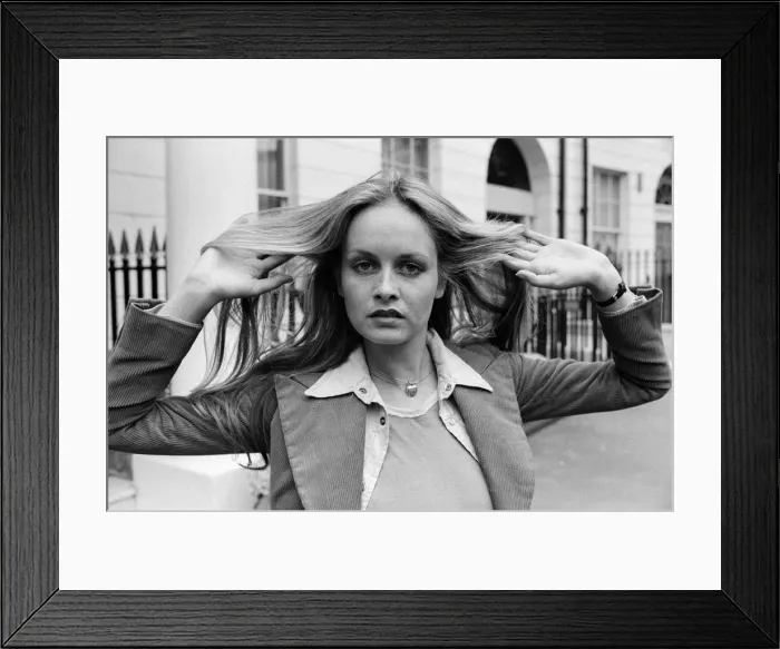 Framed Print : Model and actress Twiggy in London. 2nd June 1976 Framed Print : Model and actress Twiggy in London. 2nd June 1976