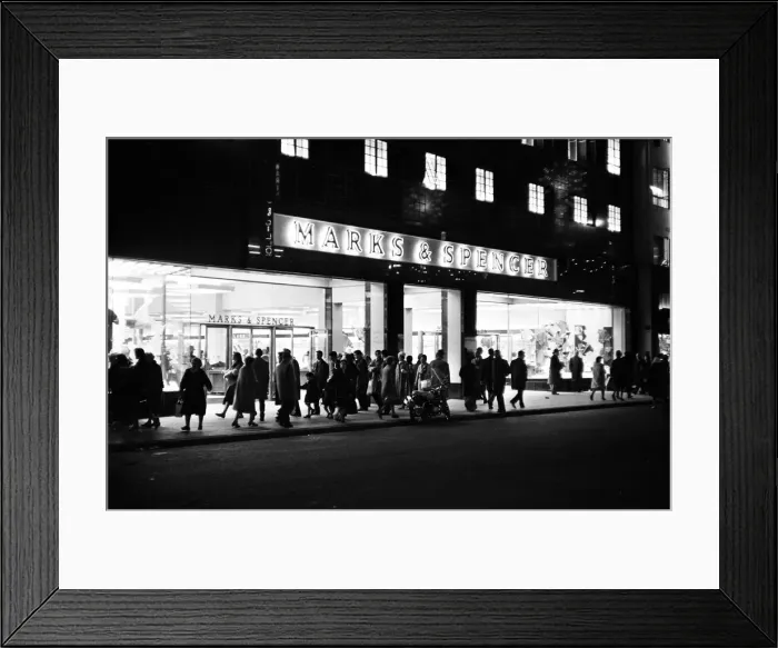 Framed Print : Marks and Spencer, Oxford Street, London. 8th December 1964