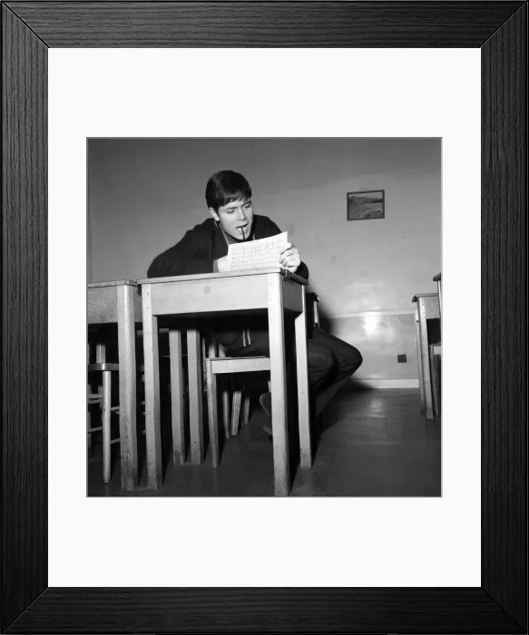 Framed Print : Pop star Cliff Richard back at his old school, Cheshunt Secondary in Hertfordshire Framed Print : Pop star Cliff Richard back at his old school, Cheshunt Secondary in Hertfordshire