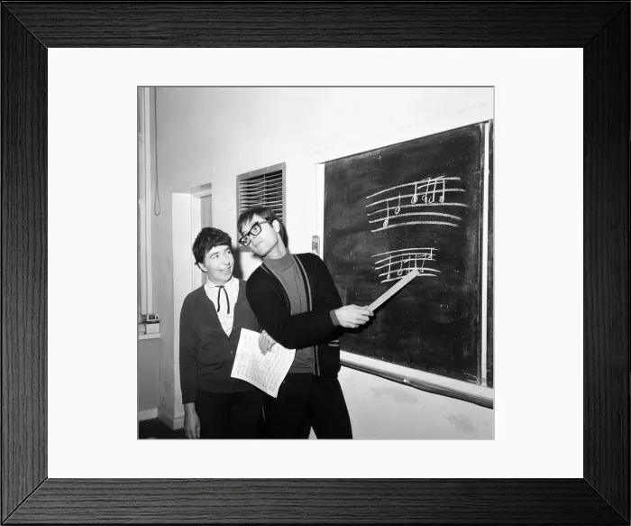 Framed Print : Pop star Cliff Richard back at his old school, Cheshunt Secondary in Hertfordshire Framed Print : Pop star Cliff Richard back at his old school, Cheshunt Secondary in Hertfordshire