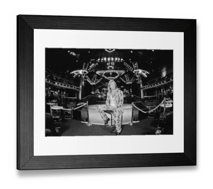 Framed Print : Peter Stringfellow, owner of Cinderellas in Leeds in the 1970s Framed Print : Peter Stringfellow, owner of Cinderellas in Leeds in the 1970s