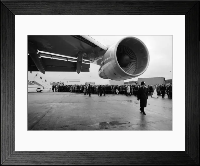 Framed Print : The 361 passenger Boeing 747 arrives at Heathrow Airport Framed Print : The 361 passenger Boeing 747 arrives at Heathrow Airport