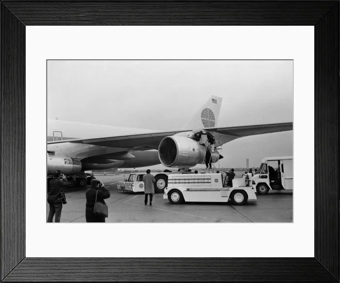 Framed Print : The 361 passenger Boeing 747 arrives at Heathrow Airport Framed Print : The 361 passenger Boeing 747 arrives at Heathrow Airport
