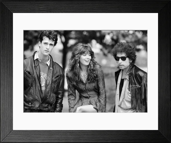 Framed Print : Rupert Everett, Fiona Flanagan and Bob Dylan attend a photocall for their film Framed Print : Rupert Everett, Fiona Flanagan and Bob Dylan attend a photocall for their film