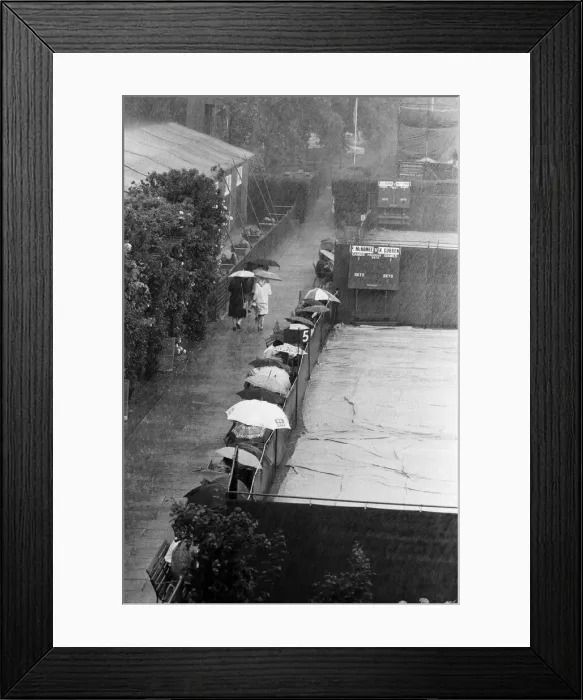 Framed Print : Wet weather at the Wimbledon Championships. 28th June 1982 Framed Print : Wet weather at the Wimbledon Championships. 28th June 1982