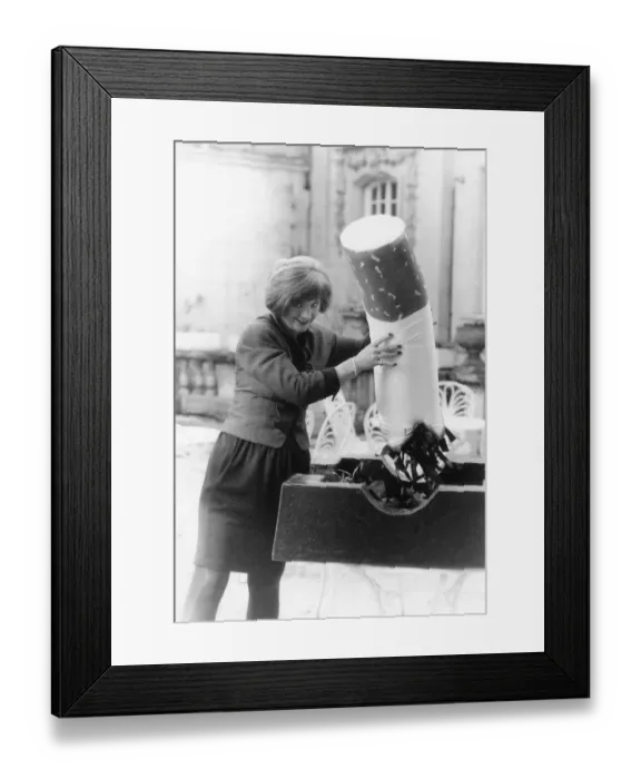 Framed Print : Anne Robinson TV presenter February 1990 who has vowed to give up smoking Framed Print : Anne Robinson TV presenter February 1990 who has vowed to give up smoking