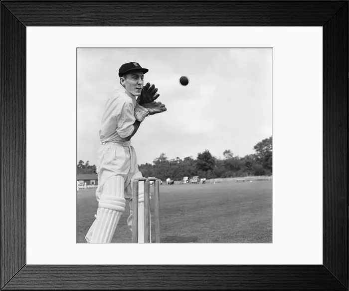 Framed Print : Jimmy Greaves, Chelsea Football Striker, enjoys playing a game for Chelsea Cricket XI Framed Print : Jimmy Greaves, Chelsea Football Striker, enjoys playing a game for Chelsea Cricket XI
