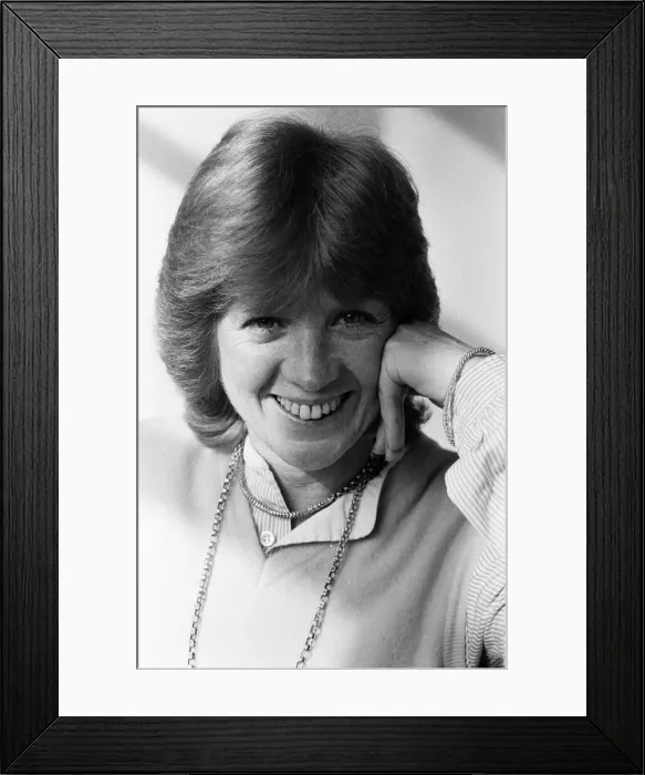 Framed Print : Daily Mirror journalist Anne Robinson. 14th September 1982 Framed Print : Daily Mirror journalist Anne Robinson. 14th September 1982