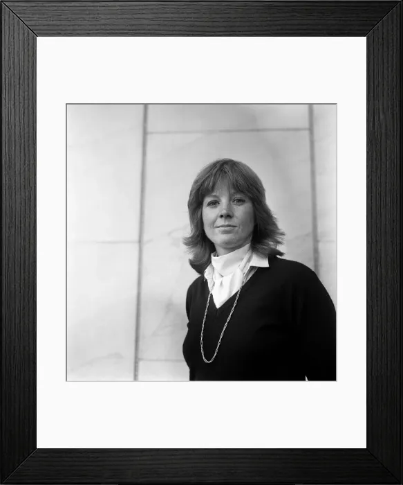 Framed Print : Daily Mirror journalist Anne Robinson. 21st September 1980 Framed Print : Daily Mirror journalist Anne Robinson. 21st September 1980