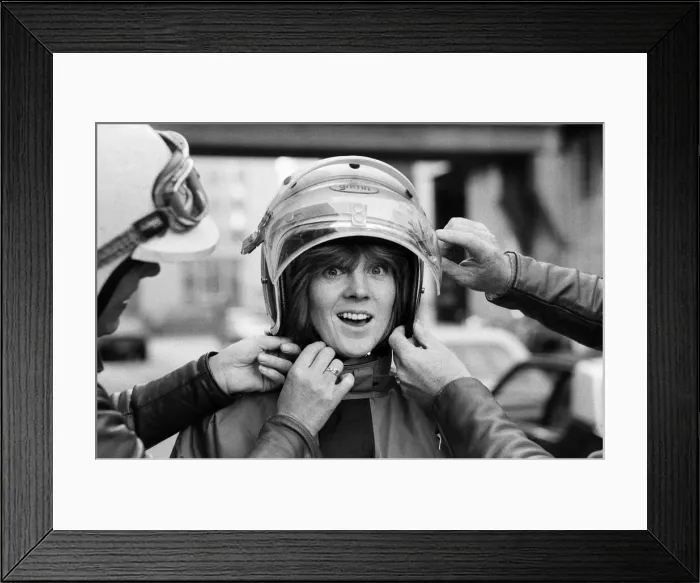Framed Print : Daily Mirror Assistant Editor Anne Robinson goes biking'. 22nd October 1983 Framed Print : Daily Mirror Assistant Editor Anne Robinson goes biking'. 22nd October 1983