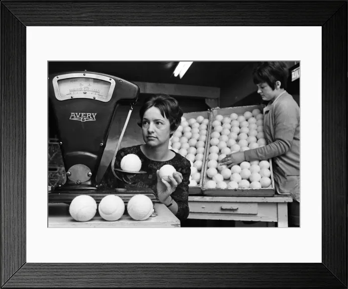 Framed Print : Tennis Balls being weighed at Slazenger in Bradford, Yorkshire, England Framed Print : Tennis Balls being weighed at Slazenger in Bradford, Yorkshire, England