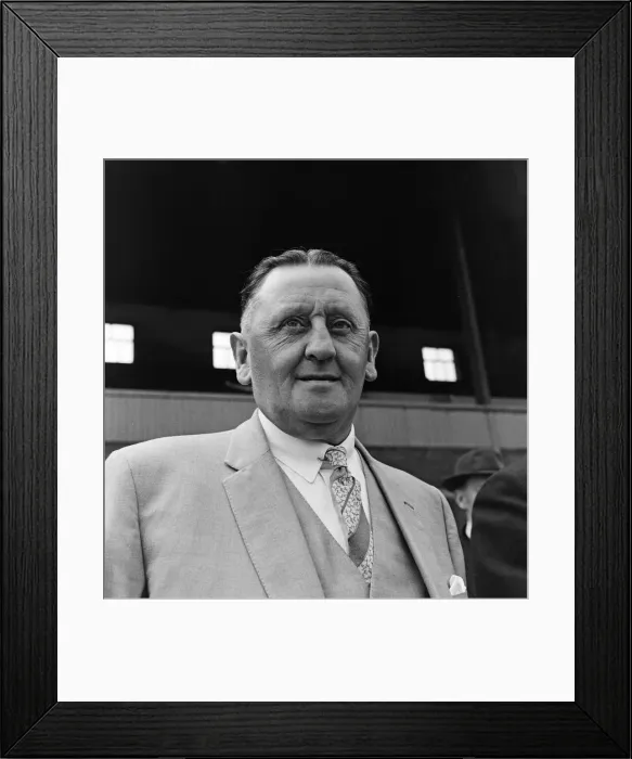 Framed Print : The Burnley football team left their home town by coach Framed Print : The Burnley football team left their home town by coach