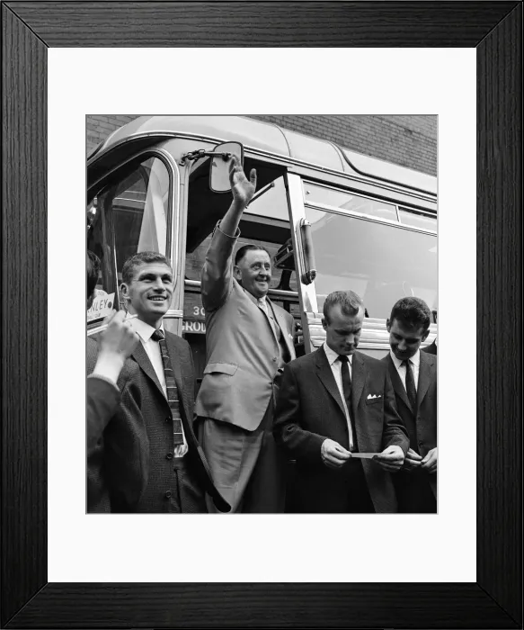 Framed Print : The Burnley football team left their home town by coach Framed Print : The Burnley football team left their home town by coach