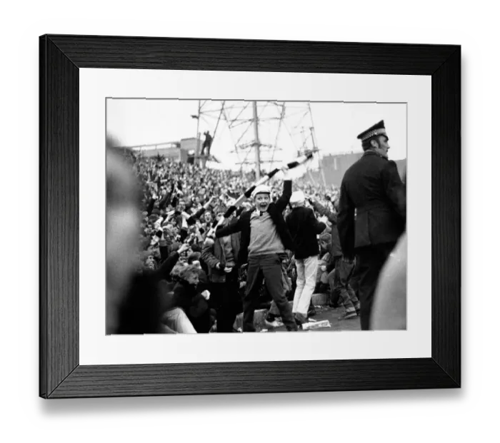 Framed Print : Newcastle United 3 - 0 Ujpesti Dozsa, Inter-Cities Fairs Cup final Framed Print : Newcastle United 3 - 0 Ujpesti Dozsa, Inter-Cities Fairs Cup final