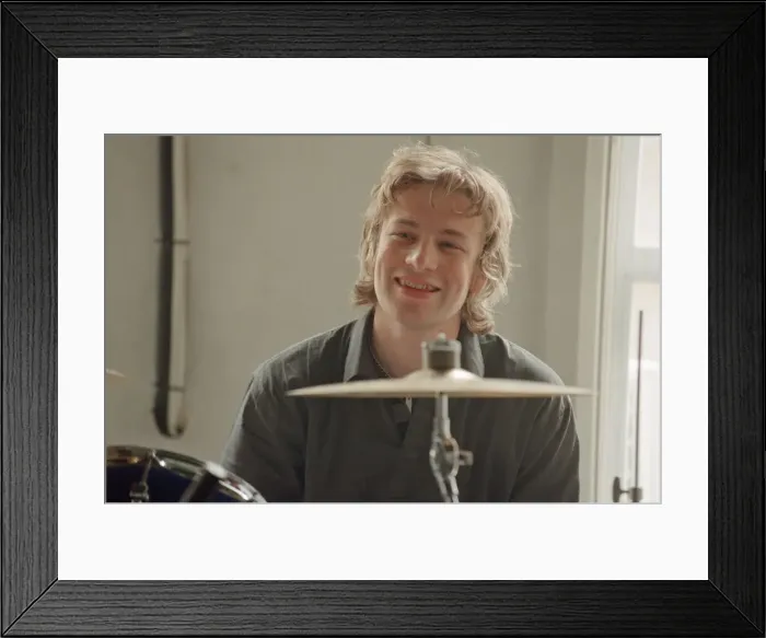Framed Print : Jamie Oliver, television chef pictured in London in June 1999 Framed Print : Jamie Oliver, television chef pictured in London in June 1999