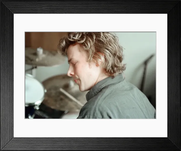 Framed Print : Jamie Oliver, television chef pictured in London in June 1999 Framed Print : Jamie Oliver, television chef pictured in London in June 1999