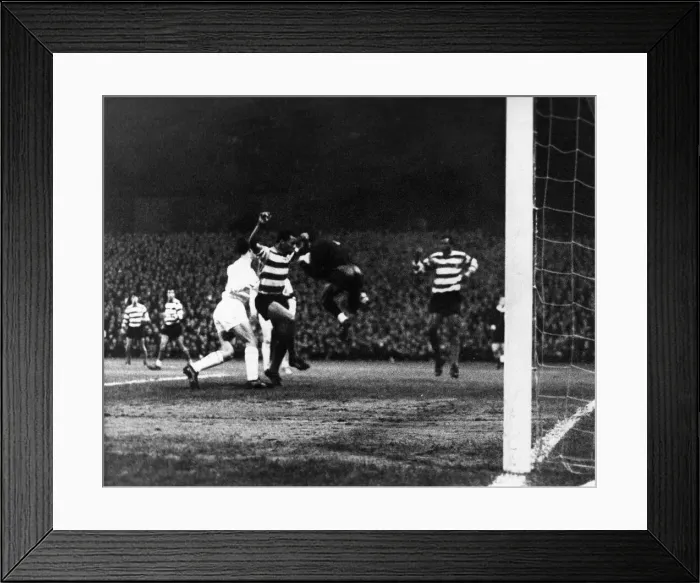 Framed Print : Newcastle United 1-0 Sporting Lisbon, Inter-Cities Fairs Cup Second Round, 2nd Leg