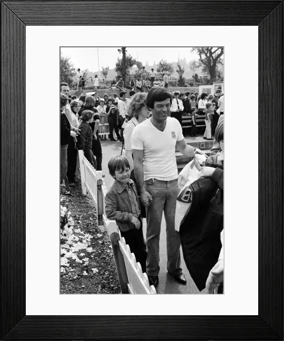 Framed Print : Disc Jockey Tony Blackburn and his son Simon, 8, at Thorpe Park Framed Print : Disc Jockey Tony Blackburn and his son Simon, 8, at Thorpe Park