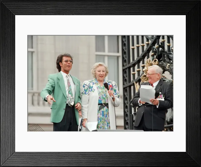 Framed Print : Cliff Richard, Dame Vera Lynn and Harry Secombe, singing for the crowds gathered Framed Print : Cliff Richard, Dame Vera Lynn and Harry Secombe, singing for the crowds gathered