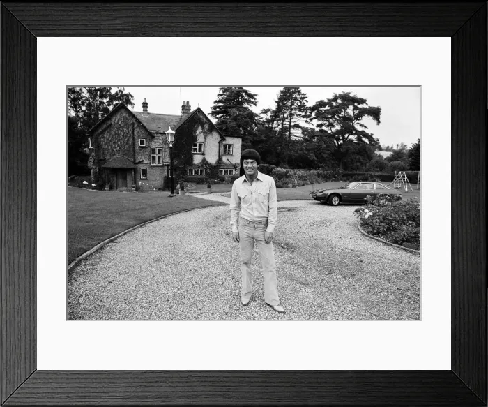 Framed Print : BBC DJ Tony Blackburn at his home in Cookham Dean, Berkshire Framed Print : BBC DJ Tony Blackburn at his home in Cookham Dean, Berkshire
