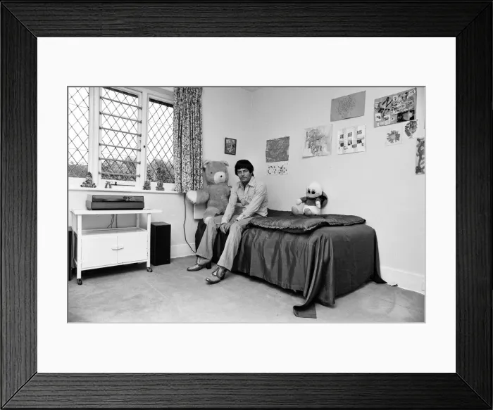 Framed Print : BBC DJ Tony Blackburn at his home in Cookham Dean, Berkshire Framed Print : BBC DJ Tony Blackburn at his home in Cookham Dean, Berkshire