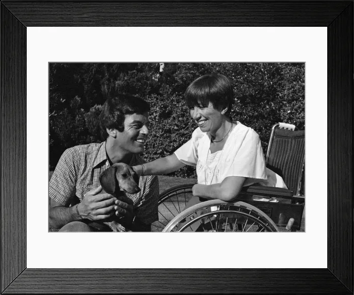 Framed Print : Tony Blackburn at home with his sister Jacqueline. 3rd September 1980 Framed Print : Tony Blackburn at home with his sister Jacqueline. 3rd September 1980