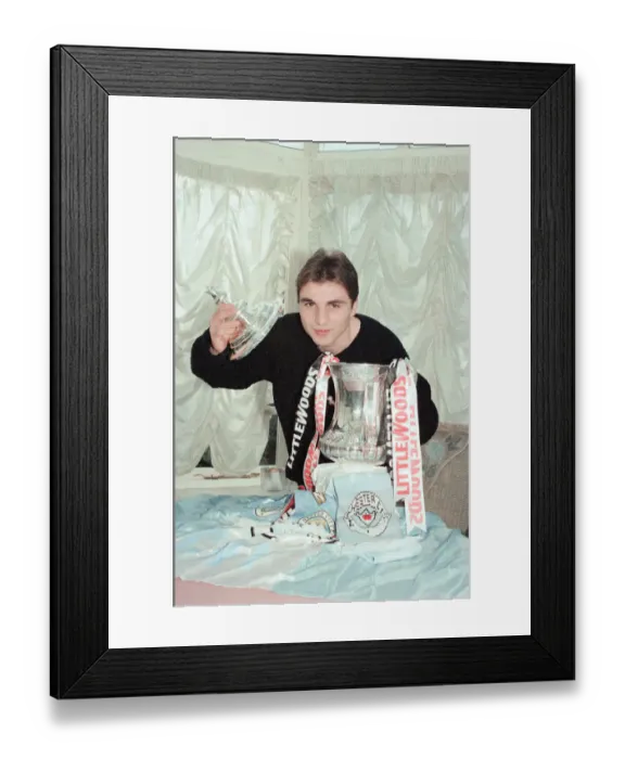 Framed Print : Georgi Kinkladze, Manchester City midfielder, photocall with The FA Cup sponsored by Framed Print : Georgi Kinkladze, Manchester City midfielder, photocall with The FA Cup sponsored by