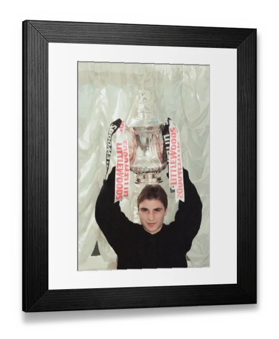 Framed Print : Georgi Kinkladze, Manchester City midfielder, photocall with The FA Cup sponsored by Framed Print : Georgi Kinkladze, Manchester City midfielder, photocall with The FA Cup sponsored by