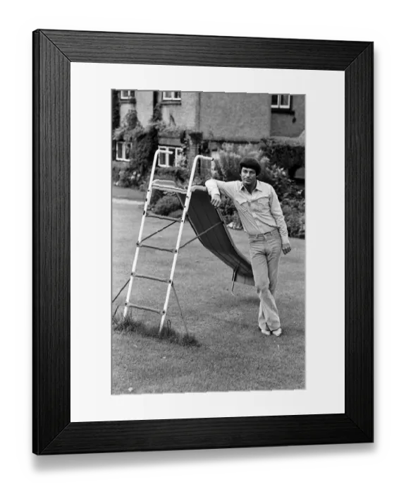 Framed Print : BBC DJ Tony Blackburn at his home in Cookham Dean, Berkshire Framed Print : BBC DJ Tony Blackburn at his home in Cookham Dean, Berkshire