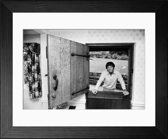 Framed Print : BBC DJ Tony Blackburn at his home in Cookham Dean, Berkshire Framed Print : BBC DJ Tony Blackburn at his home in Cookham Dean, Berkshire