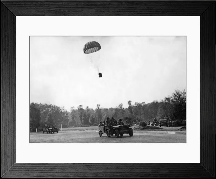 Framed Print : Operation Market Garden 17th - 25th September 1944 Supplies are dropped to British Framed Print : Operation Market Garden 17th - 25th September 1944 Supplies are dropped to British
