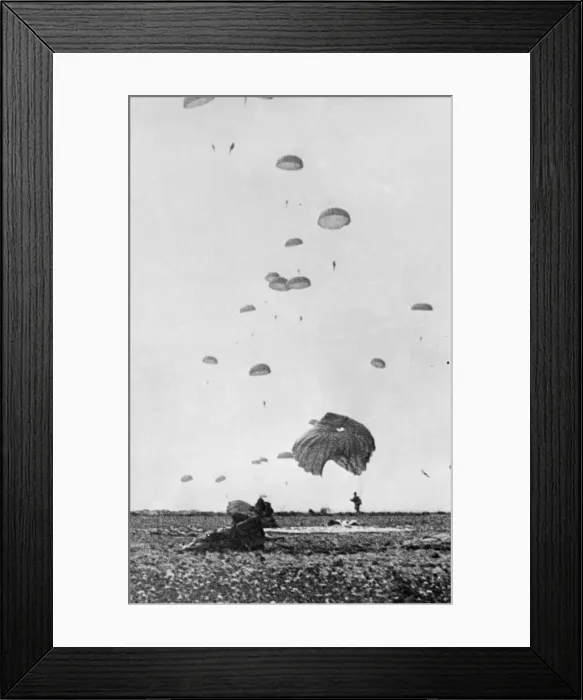 Framed Print : Operation Market Garden 17th - 25th September 1944 A soldier of the 101st Airborne Framed Print : Operation Market Garden 17th - 25th September 1944 A soldier of the 101st Airborne
