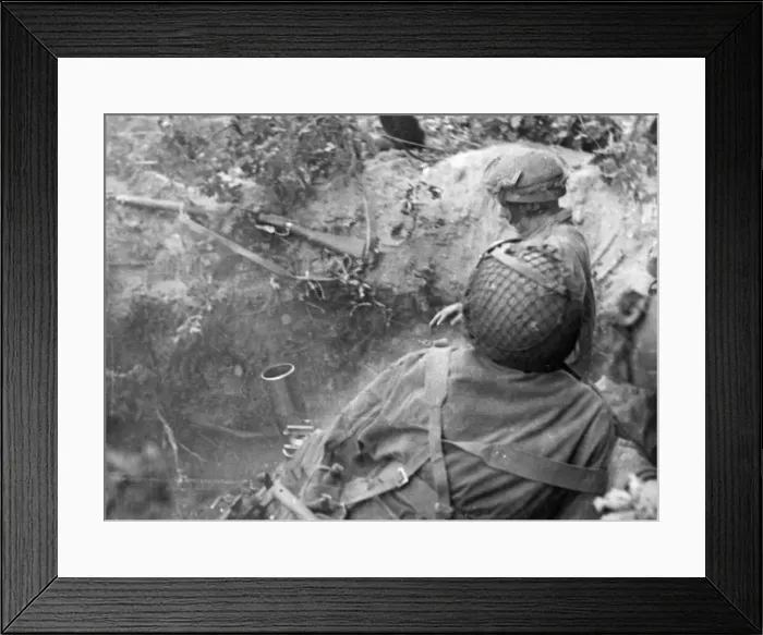 Framed Print : Operation Market Garden 17th - 25th September 1944 British paratroopers seen here Framed Print : Operation Market Garden 17th - 25th September 1944 British paratroopers seen here