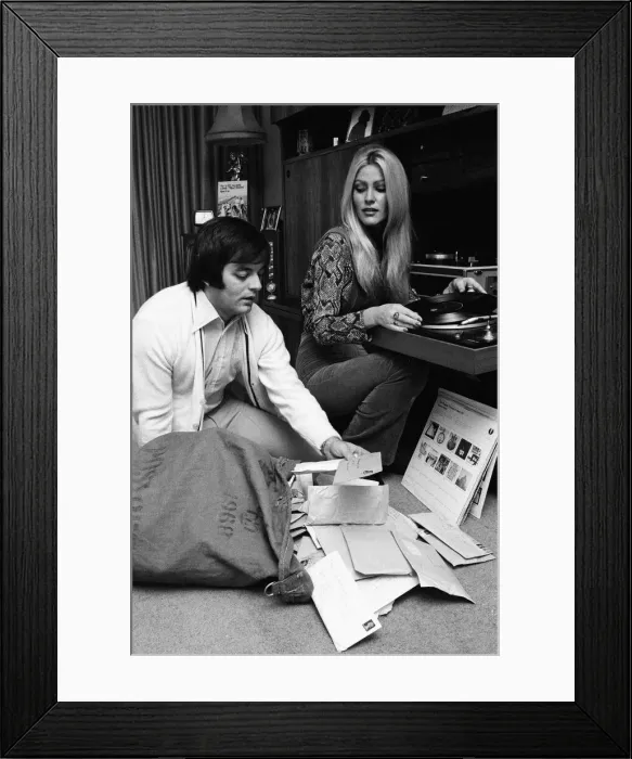 Framed Print : Tony Blackburn with his girlfriend Lynn Partington photographed in his Regents Park flat Framed Print : Tony Blackburn with his girlfriend Lynn Partington photographed in his Regents Park flat