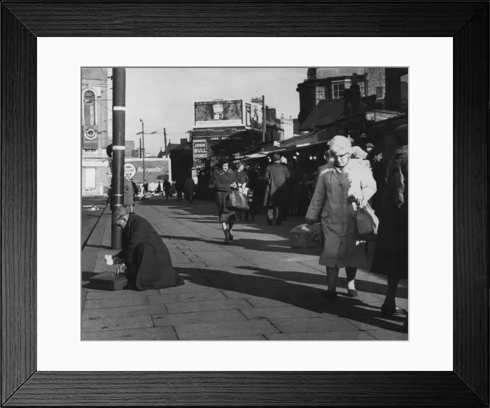 Framed Print : Street Scene, Mill Lane, Cardiff, Wales, Wednesday 16th November 1983 Framed Print : Street Scene, Mill Lane, Cardiff, Wales, Wednesday 16th November 1983