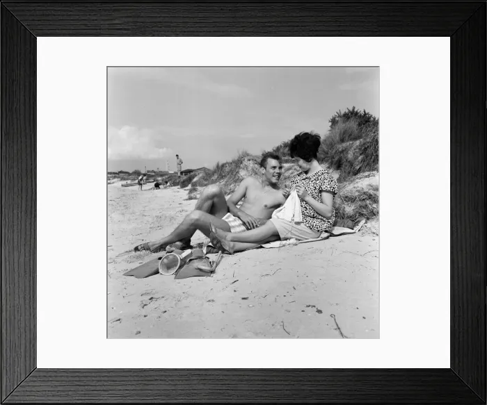 Framed Print : Pop singer Marty Wilde and his 19-year-old wife Joyce on the beach at Shell Bay, Dorset Framed Print : Pop singer Marty Wilde and his 19-year-old wife Joyce on the beach at Shell Bay, Dorset