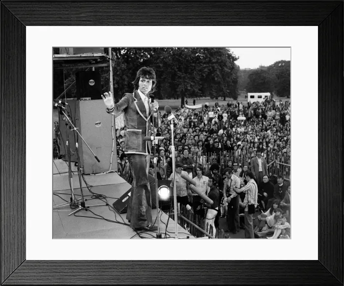 Framed Print : Cliff Richard performing at the Jesus Festival in Hyde Park, London. 1st September 1972 Framed Print : Cliff Richard performing at the Jesus Festival in Hyde Park, London. 1st September 1972