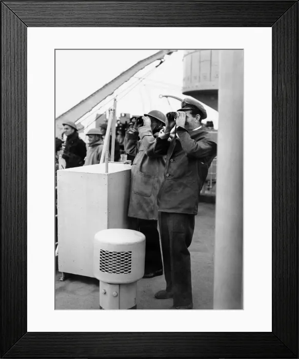 Framed Print : Scenes aboard a British ship as landing ships and craft of the great armada reached Framed Print : Scenes aboard a British ship as landing ships and craft of the great armada reached