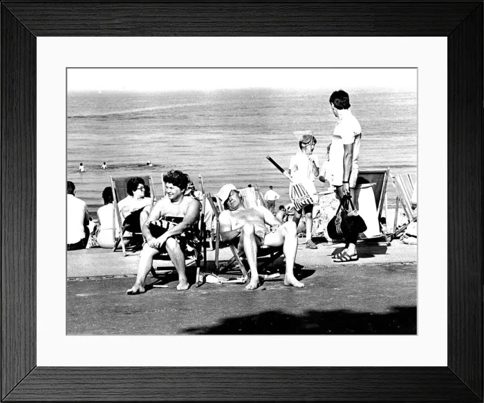 Framed Print : Special Supplement on Weather - Old Pictures Of Heatwaves in North Wales Framed Print : Special Supplement on Weather - Old Pictures Of Heatwaves in North Wales
