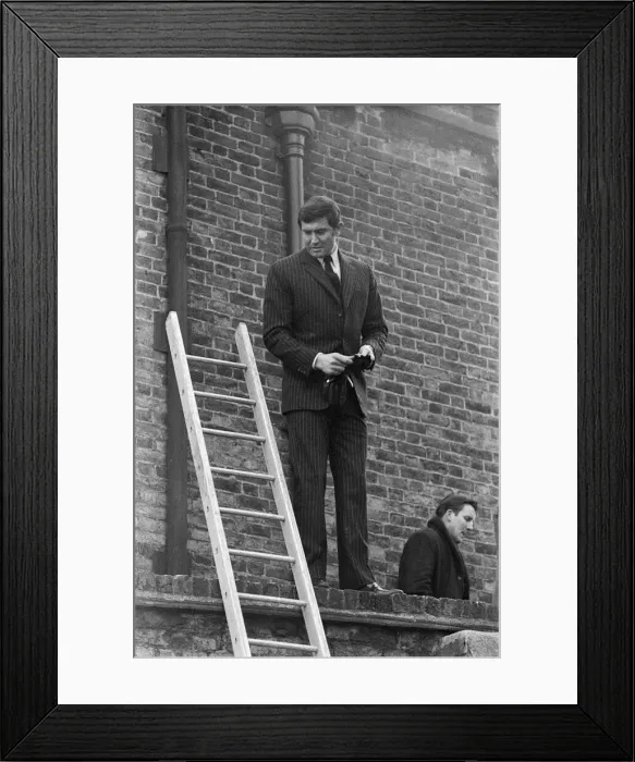 Framed Print : The James Bond film On Her Majestys Secret Service Framed Print : The James Bond film On Her Majestys Secret Service
