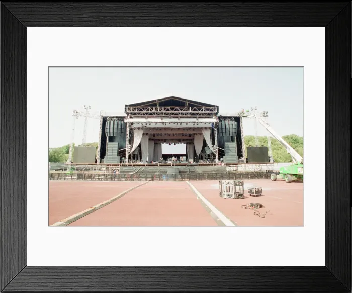 Framed Print : Stereophonics, news press conference ahead of concert at Morfa Stadium in Swansea