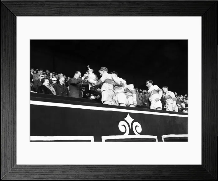 Framed Print : St Helens 13-2 Halifax, Rugby League Challenge Cup Final match, Wembley Stadium, London Framed Print : St Helens 13-2 Halifax, Rugby League Challenge Cup Final match, Wembley Stadium, London