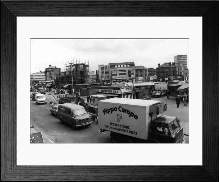 Framed Print : Mill Lane Open Air Market, Cardiff, Wales, Thursday 25th June 1981 Framed Print : Mill Lane Open Air Market, Cardiff, Wales, Thursday 25th June 1981