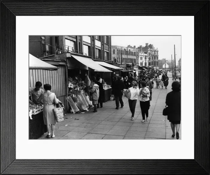 Framed Print : Mill Lane Fruit Market, Cardiff, Wales, Tuesday 11th August 1964