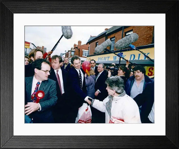 Framed Print : Leader of the Labour Party Tony Blair visits New Ferry ahead of the general election Framed Print : Leader of the Labour Party Tony Blair visits New Ferry ahead of the general election