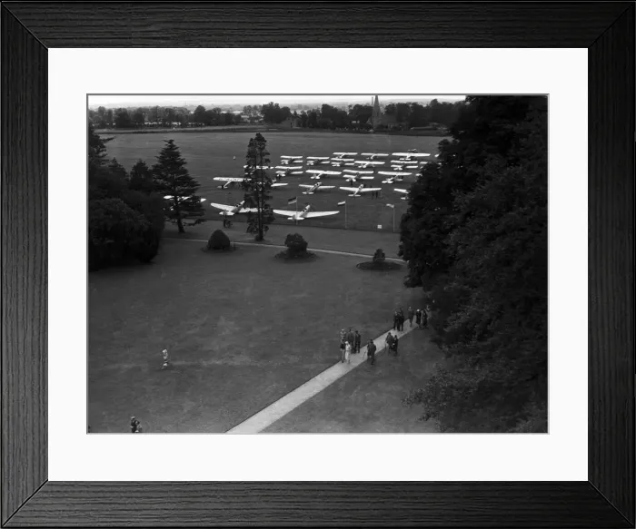 Framed Print : Visit of continental pilot owners to Hanworth. View of the machines and guests arriving Framed Print : Visit of continental pilot owners to Hanworth. View of the machines and guests arriving