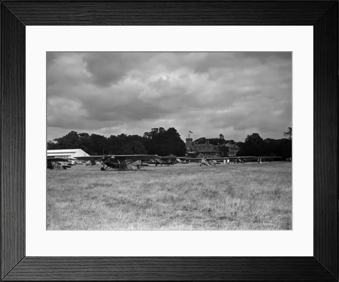Framed Print : Visit of continental pilot owners to Hanworth. View of the machines Framed Print : Visit of continental pilot owners to Hanworth. View of the machines