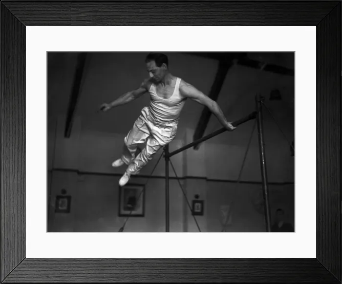 Framed Print : A man using the obstacle vault at Malden gymnasium. 29th November 1932 Framed Print : A man using the obstacle vault at Malden gymnasium. 29th November 1932