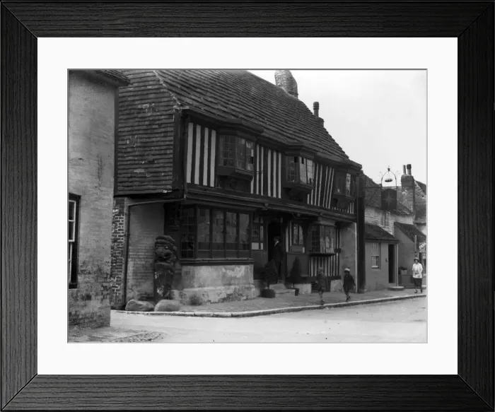 Framed Print : Old Inn at Alfriston, Sussex. 1925 Framed Print : Old Inn at Alfriston, Sussex. 1925
