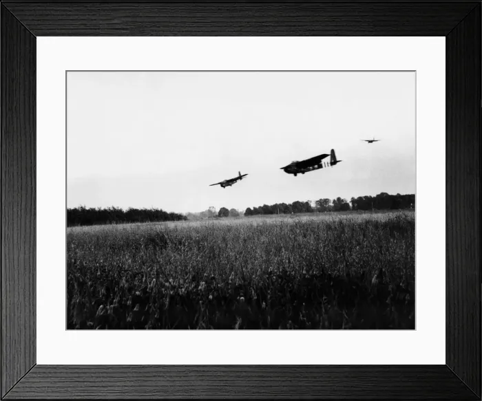 Framed Print : Hamilcar gliders of 6th Air landing Brigade arrive on D2N near Ranville bringing with